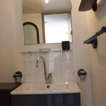 Maison Familiale A 200m De La Avec Terrasse, Clim, Parking Et Animaux Acceptes - Fr-1-229d-55 *