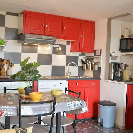 Maison Familiale A 200m De La Avec Terrasse, Clim, Parking Et Animaux Acceptes - Fr-1-229d-55 Fleury (Aude)
