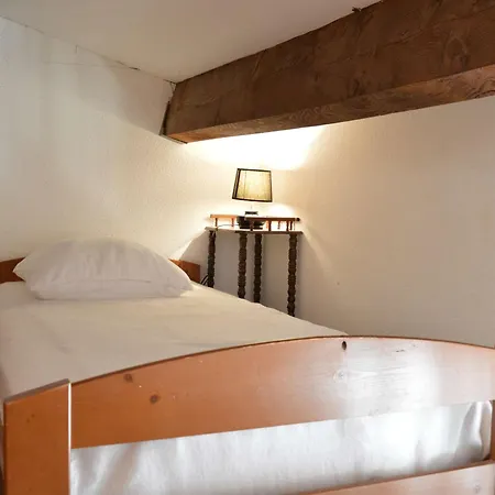 Maison Familiale A 200m De La Avec Terrasse, Clim, Parking Et Animaux Acceptes - Fr-1-229d-55 * Fleury (Aude)